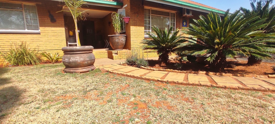 4 Bedroom Property for Sale in Vaalpark Free State